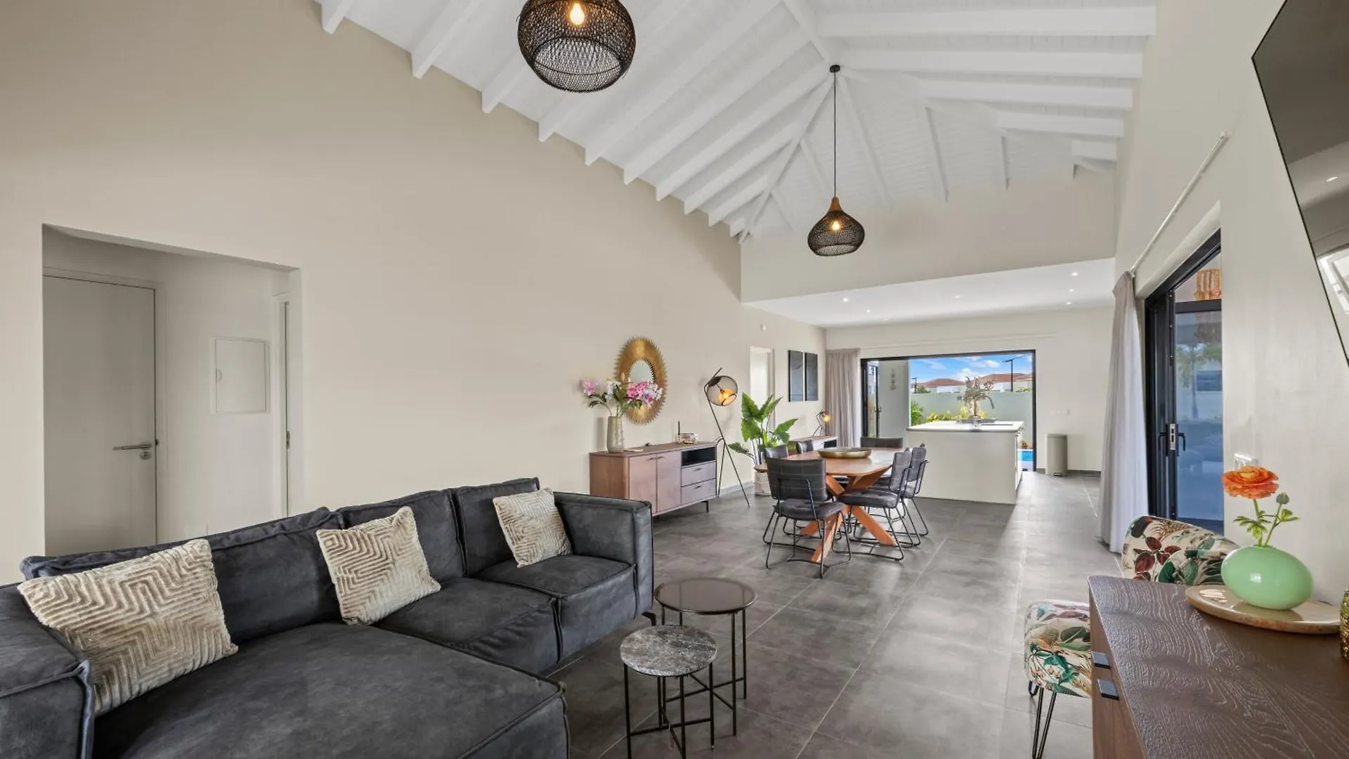 Villa Amber Met Privezwembad, Mambo Beach Willemstad