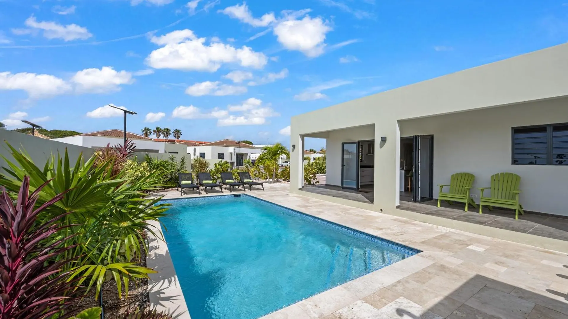 Apartamento Villa Amber Met Privezwembad, Mambo Beach Willemstad