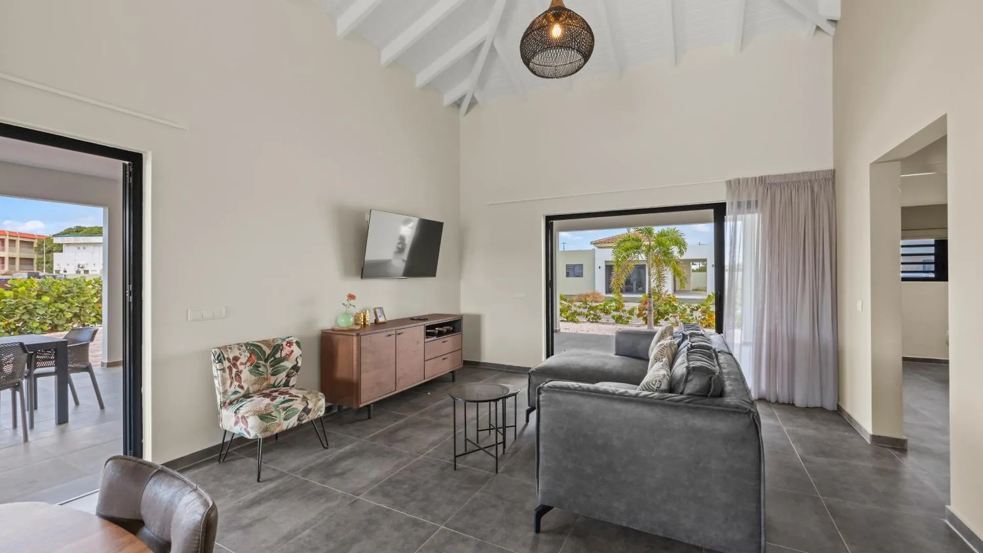 Apartamento Villa Amber Met Privezwembad, Mambo Beach Willemstad