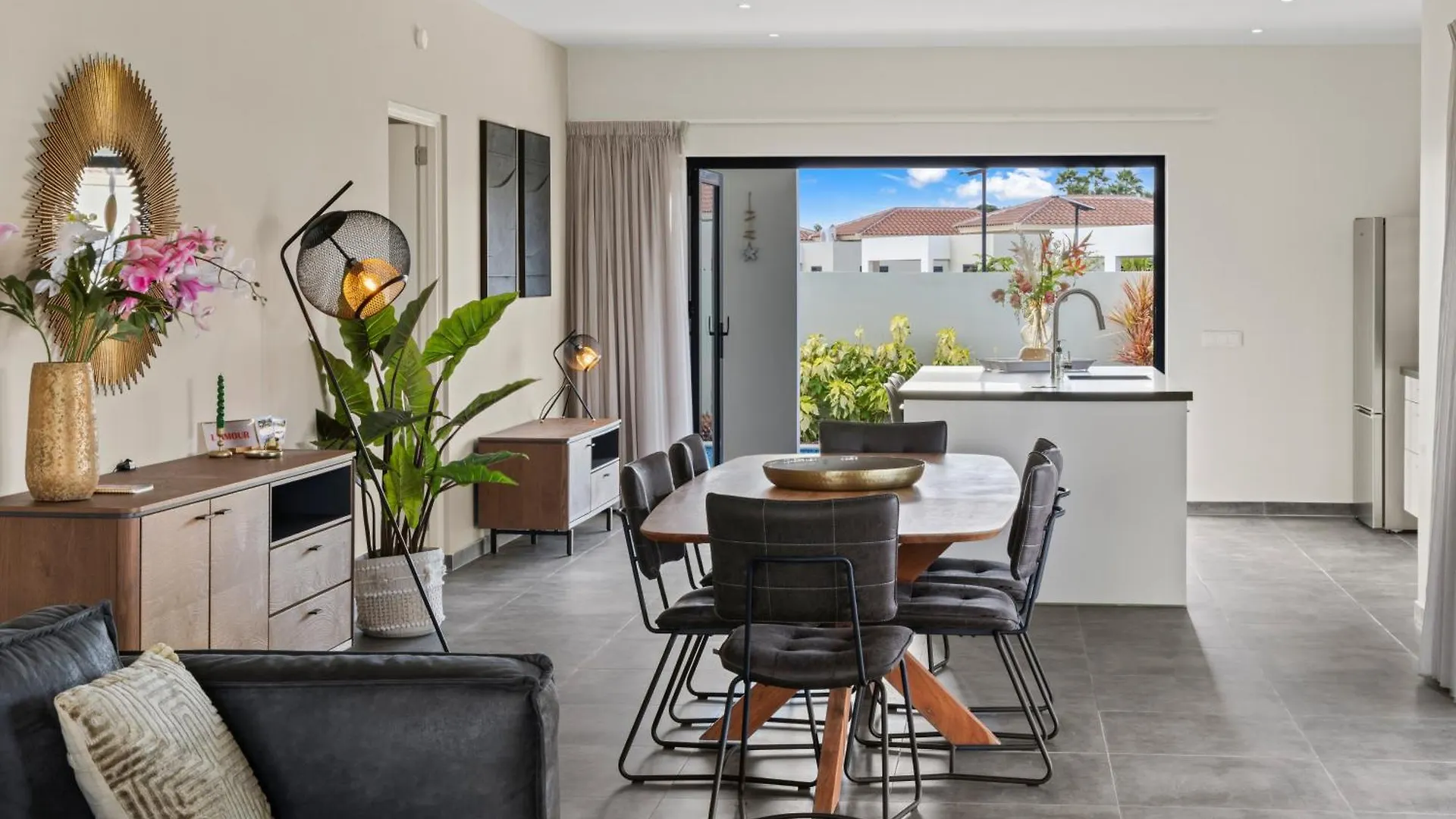 Villa Amber Met Privezwembad, Mambo Beach Willemstad