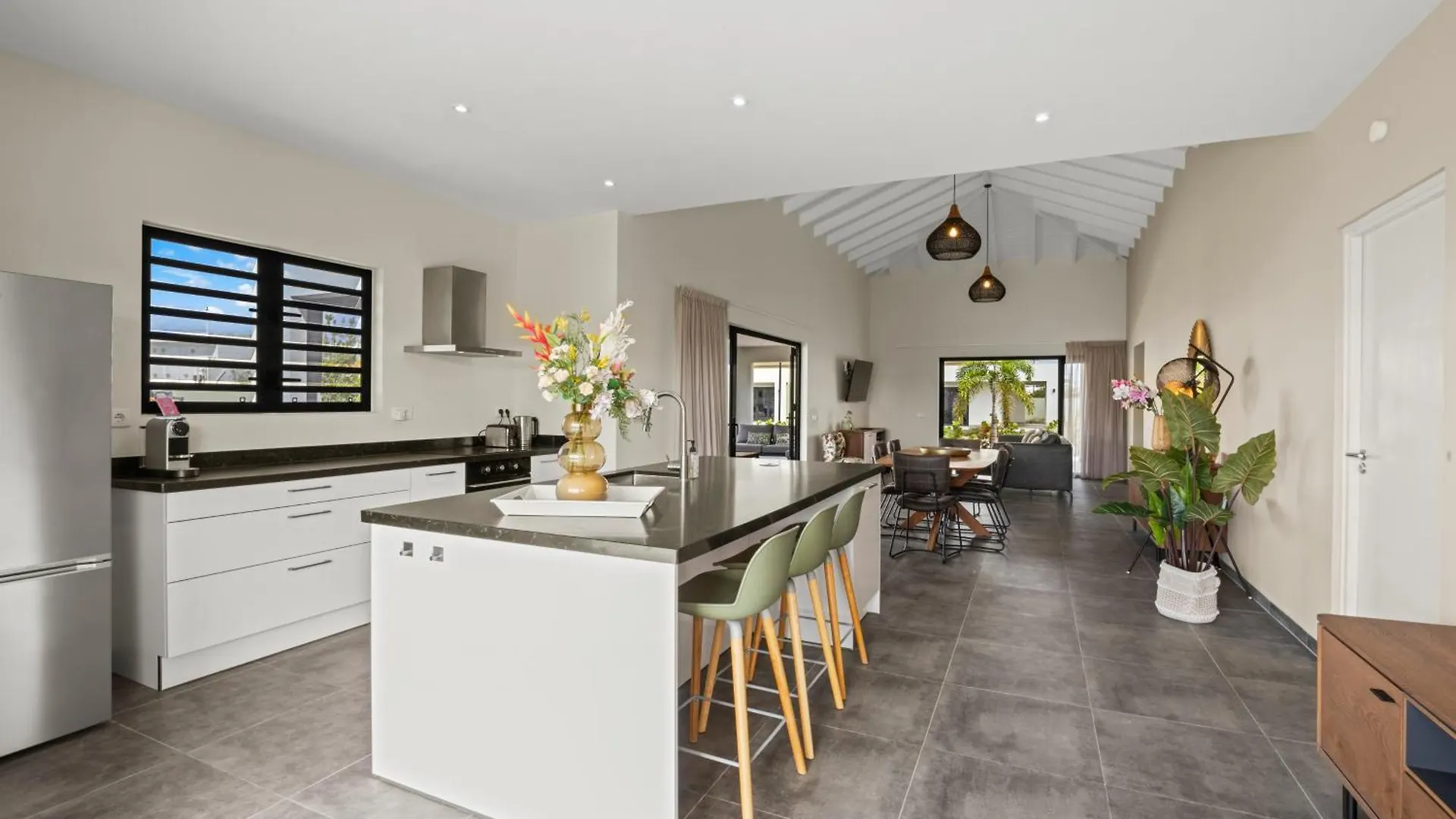 Apartamento Villa Amber Met Privezwembad, Mambo Beach Willemstad