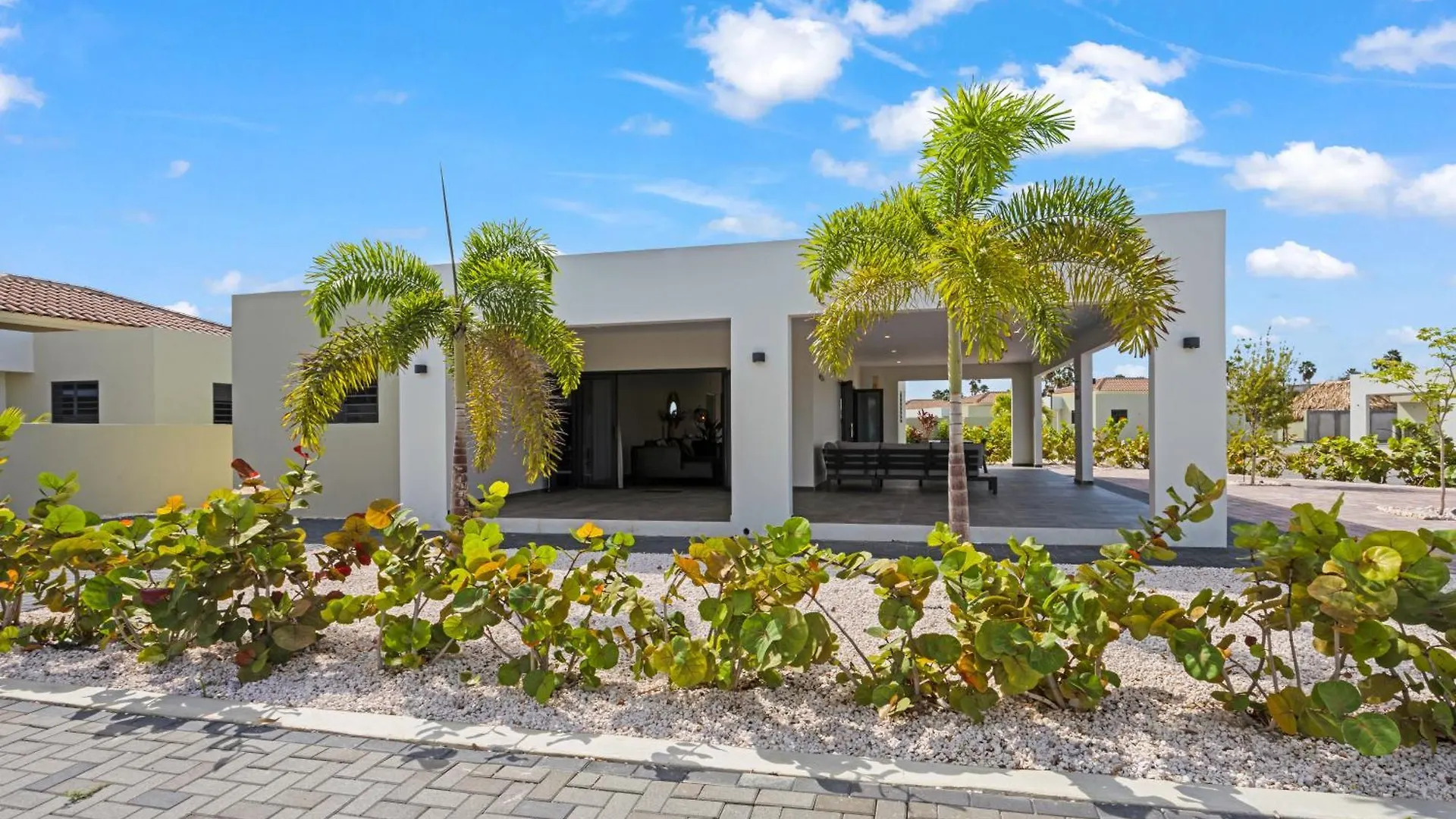 Villa Amber Met Privezwembad, Mambo Beach Willemstad