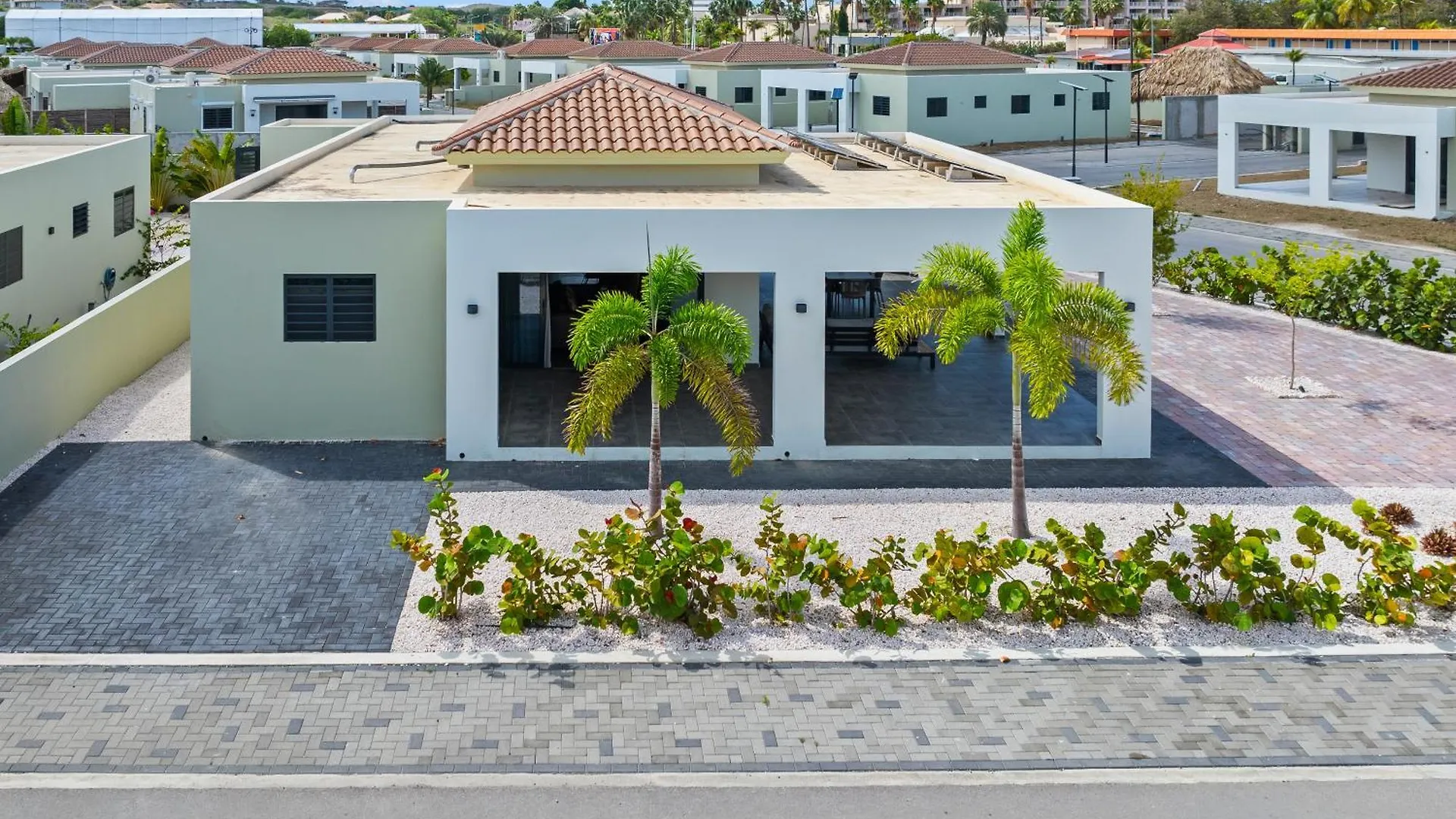 Villa Amber Met Privezwembad, Mambo Beach Willemstad Curaçao