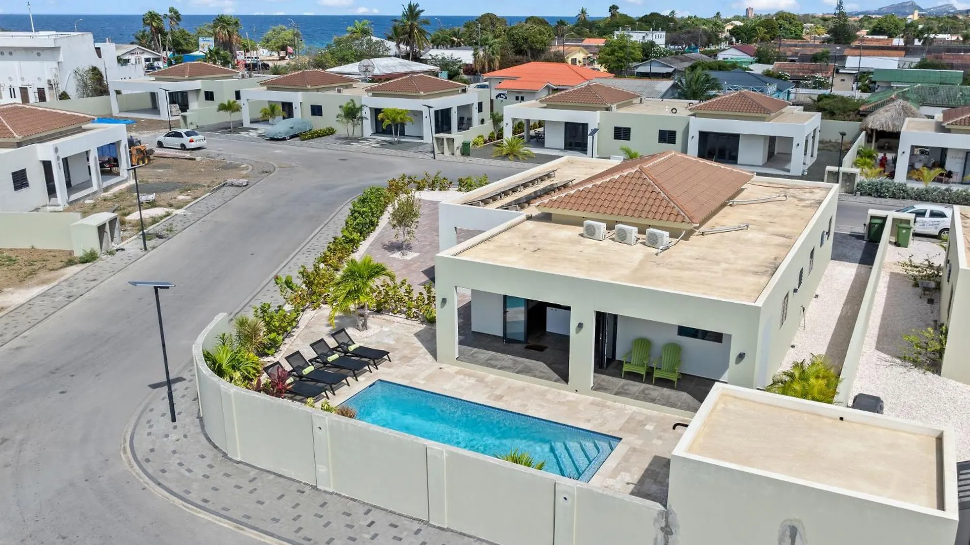 Villa Amber Met Privezwembad, Mambo Beach Willemstad
