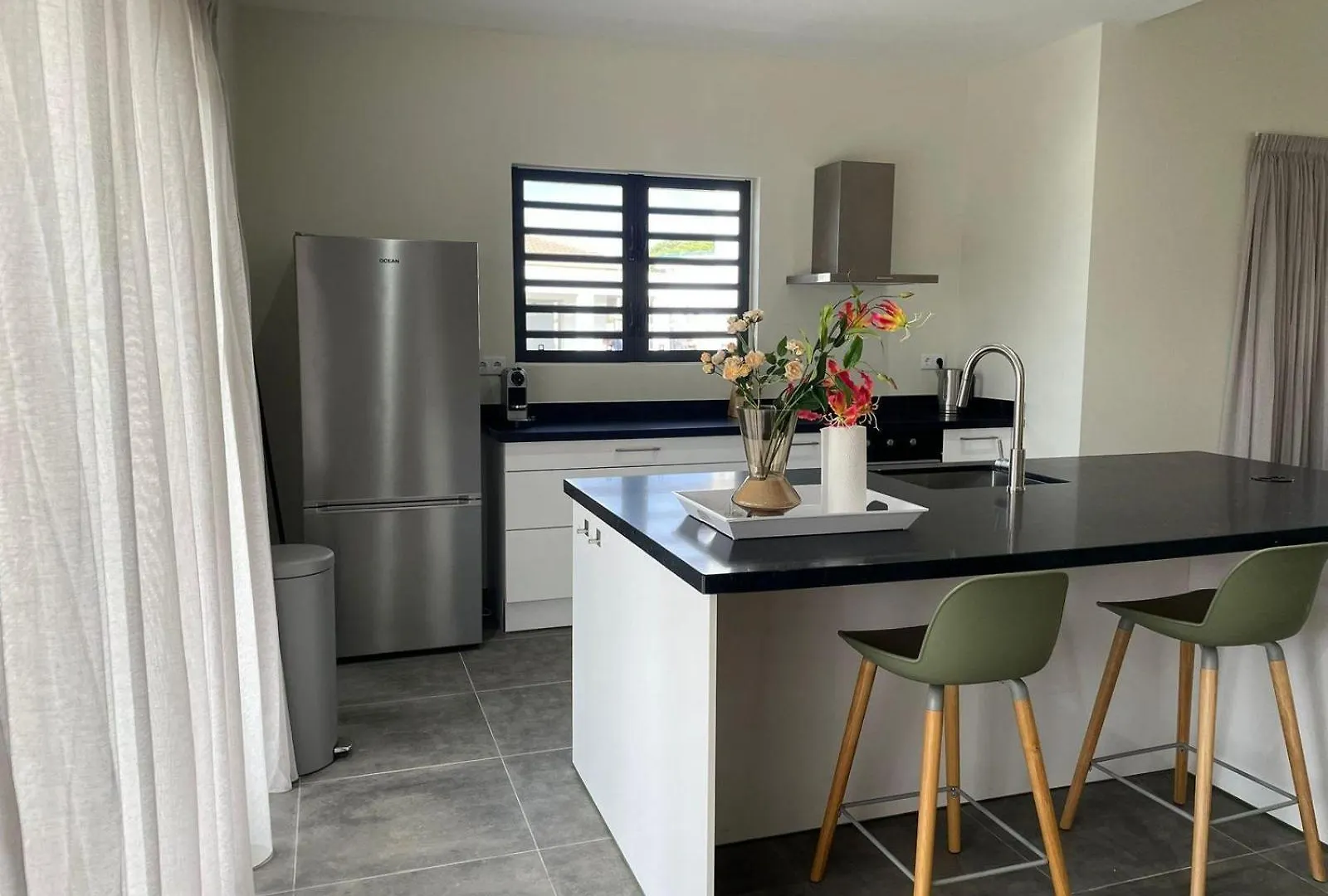 Apartment Villa Amber Met Privezwembad, Mambo Beach Curacao