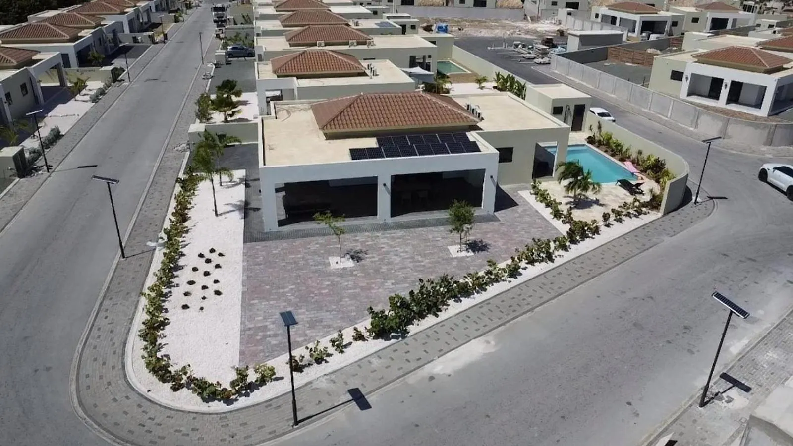Villa Amber Met Privezwembad, Mambo Beach location